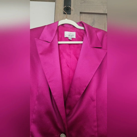 Vintage FARINAE Collections Satin Fushia Blazer. Size medium. - Picture 4 of 9